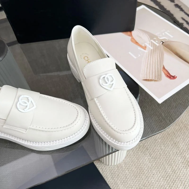 EyeCatching Chanel Low Shoes 20241