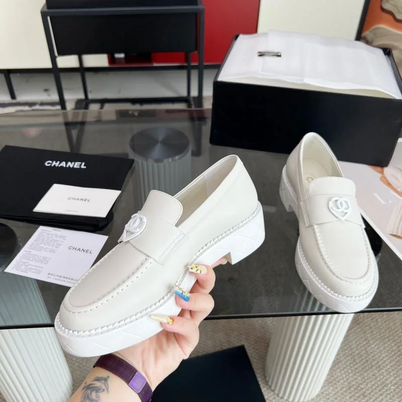 EyeCatching Chanel Low Shoes 20241