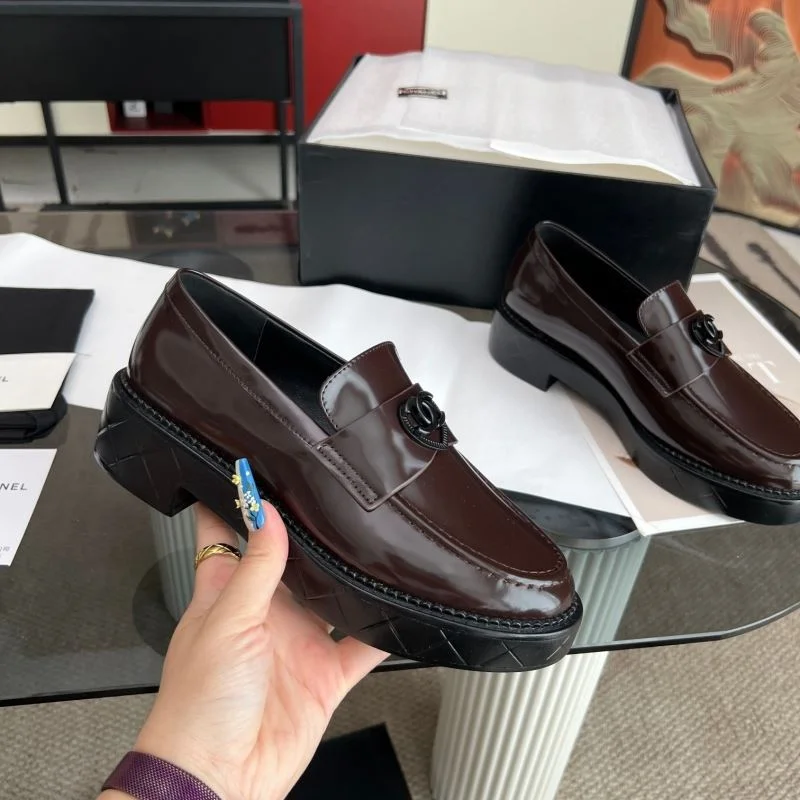 Chanel Low Shoes Minimalist 20312