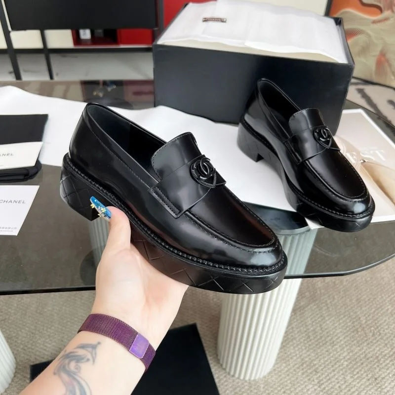 Chanel Low Shoes Modern 20239