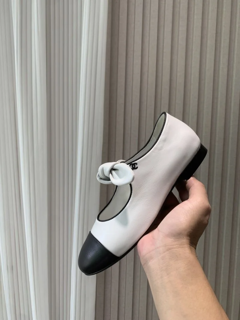 Durable Chanel Low Shoes 19283