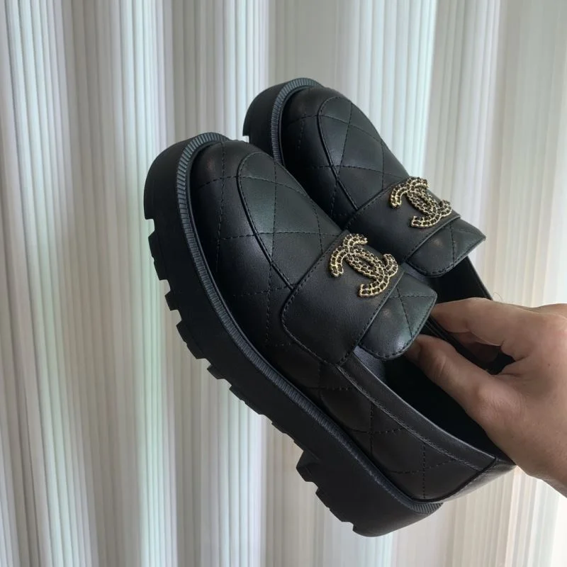 Chanel Low Shoes Stylish 19278