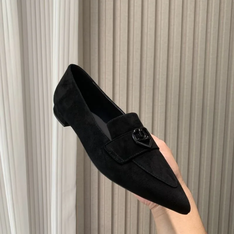 Chanel Low Shoes Comfortable 19279