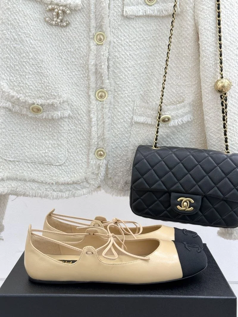 Chanel Low Shoes Practical 19281