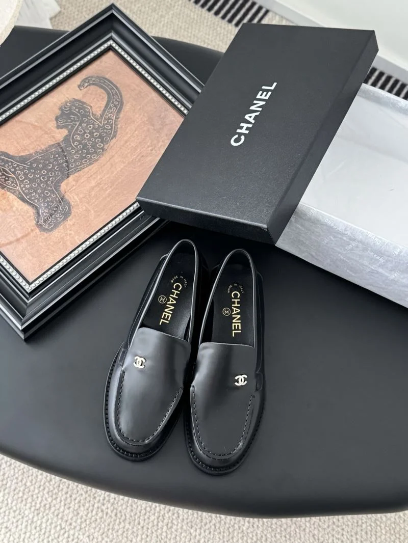 Fashionable Chanel Low Shoes 19259