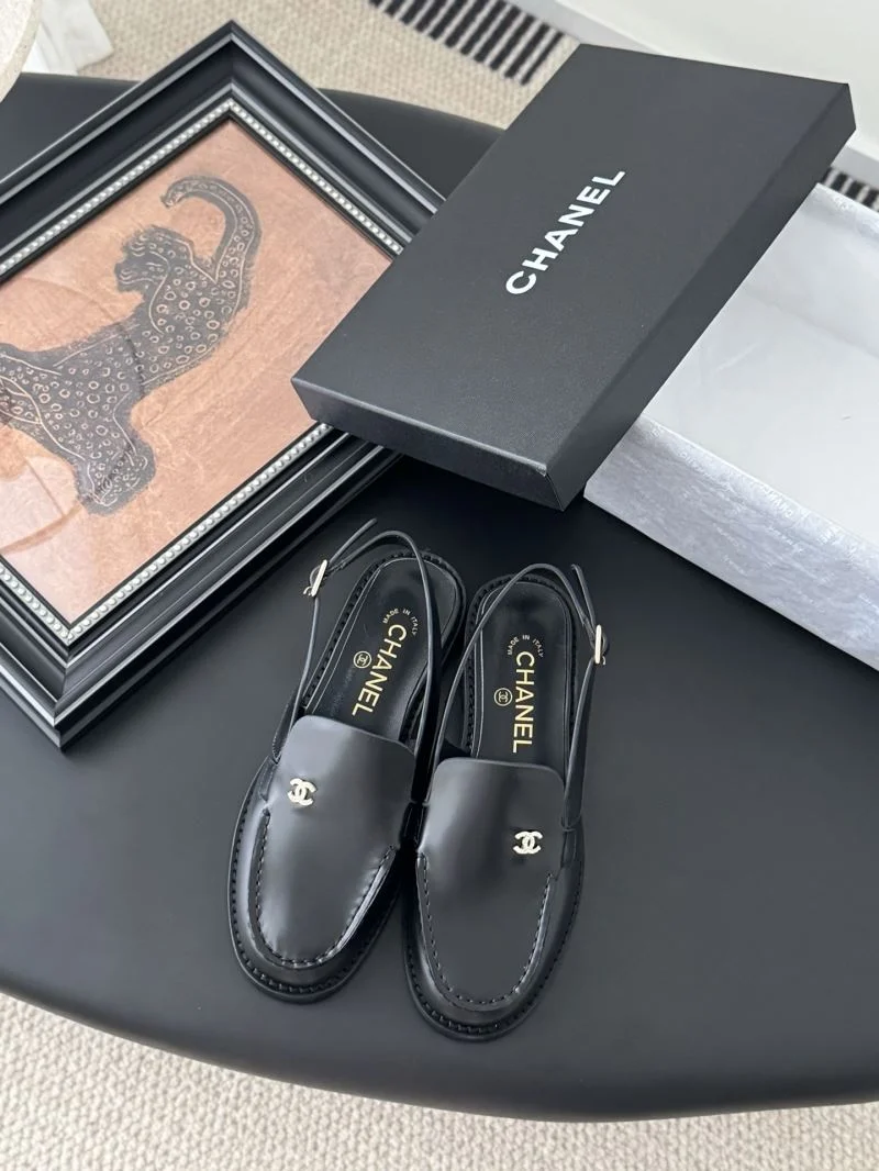 Bold Chanel Low Shoes 19258