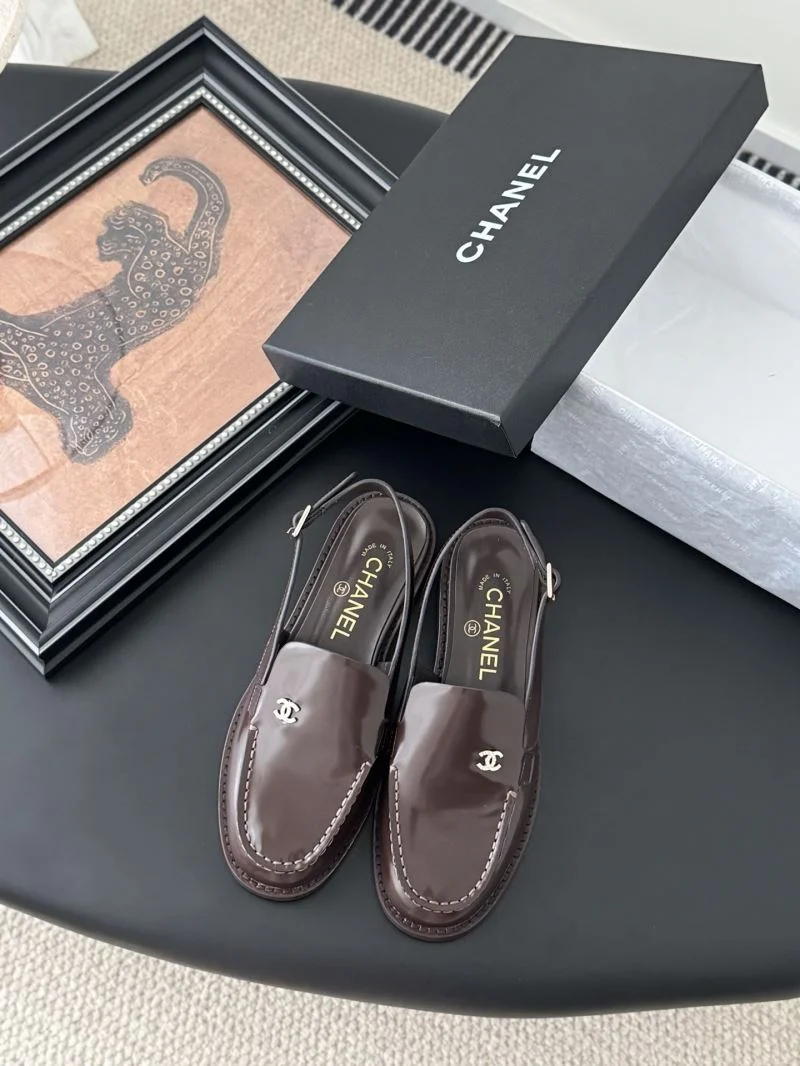 Chic Chanel Low Shoes 19255