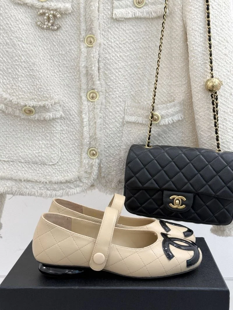 UrbanChic Chanel Low Shoes 19247