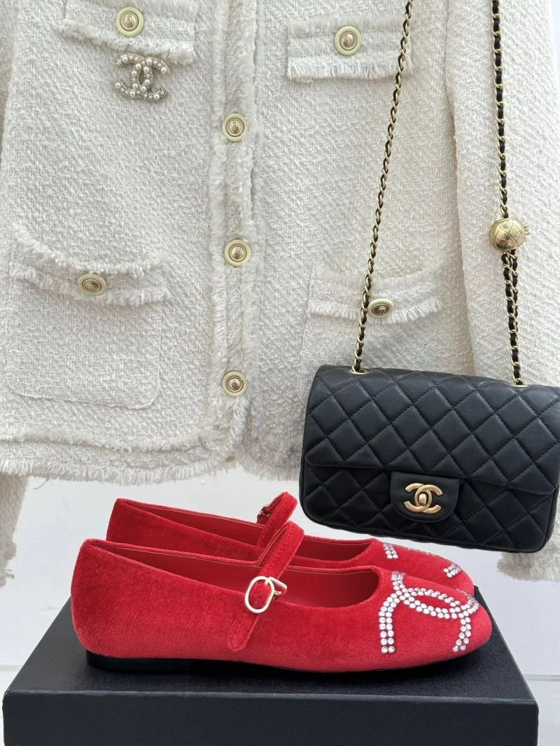 Practical Chanel Low Shoes 19311