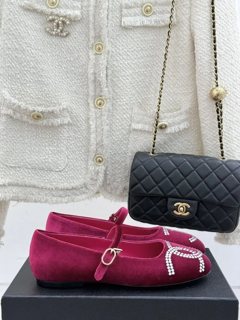 Chanel Low Shoes Trendsetting 19250