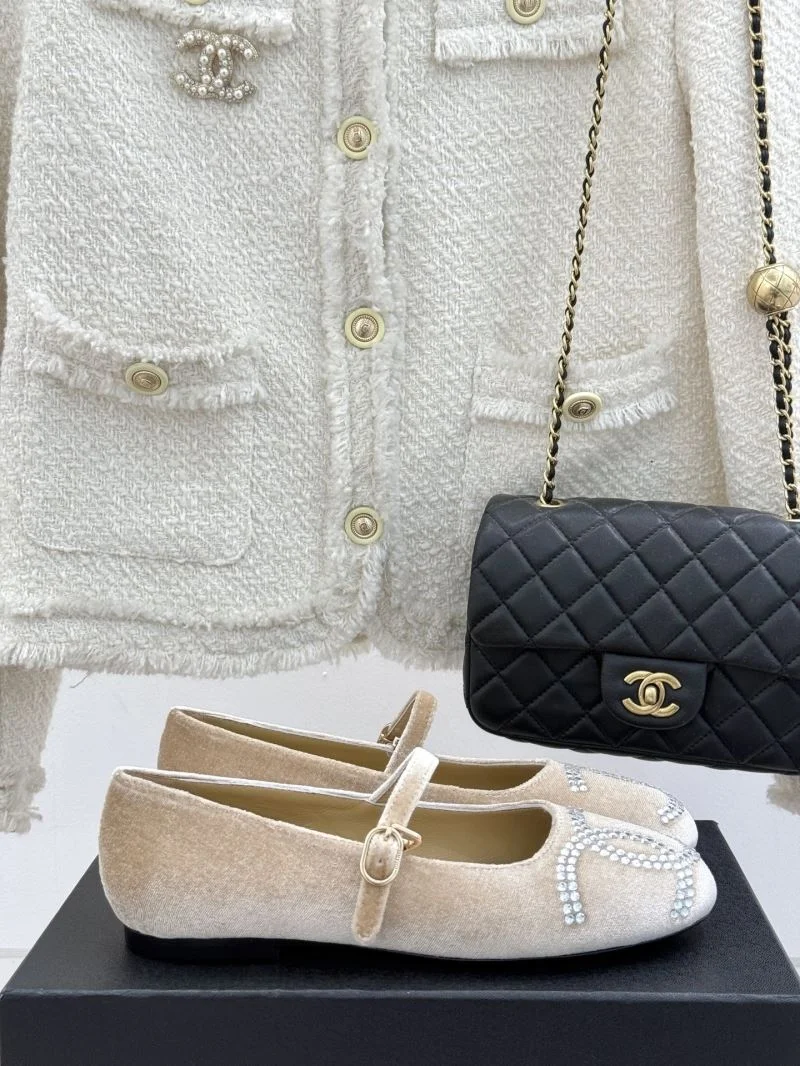 MultiPurpose Chanel Low Shoes 19251