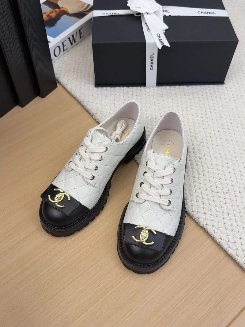 Chanel Low Shoes Trendsetting 19232