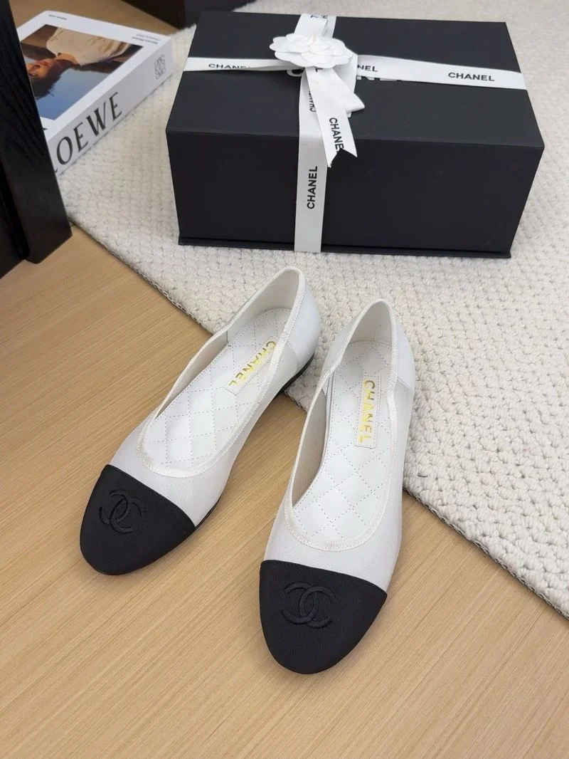 Chanel Low Shoes ModernLook 19245