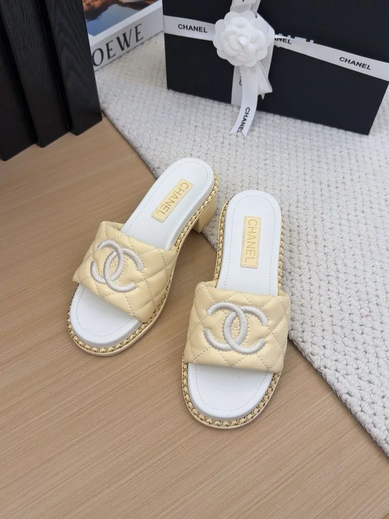 Original Chanel Low Shoes 19233