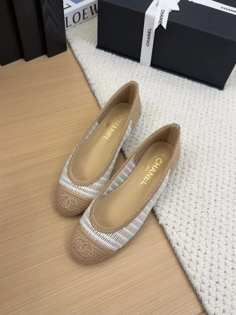 Supportive Chanel Low Shoes 19222