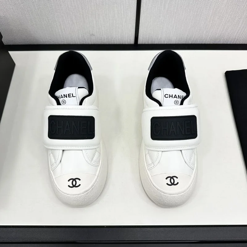 Bright Chanel Low Shoes 20437