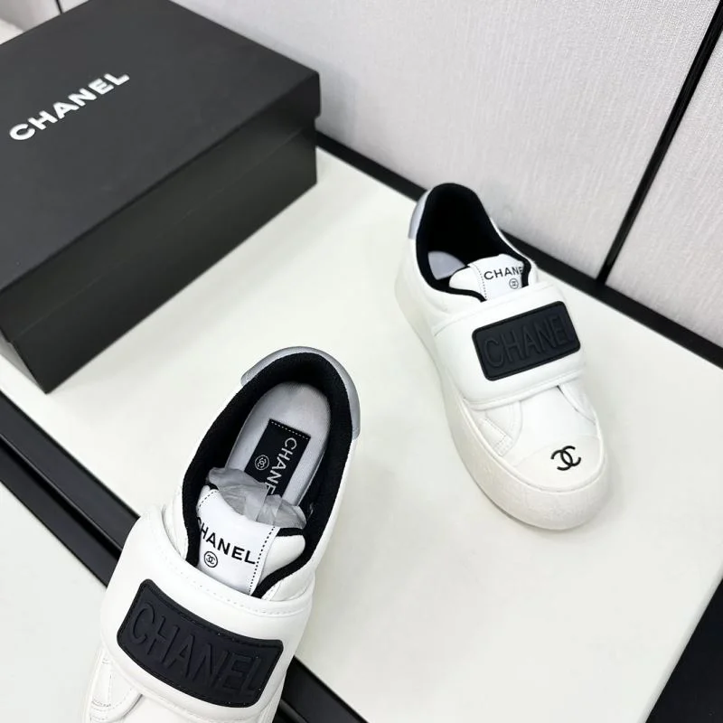 Bright Chanel Low Shoes 20437