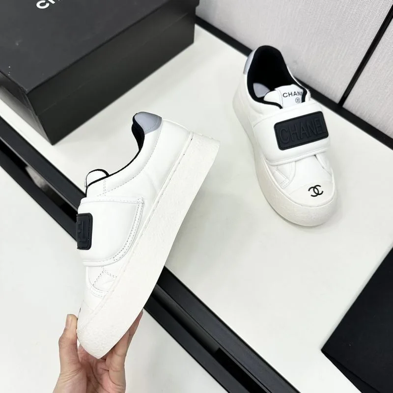 Bright Chanel Low Shoes 20437