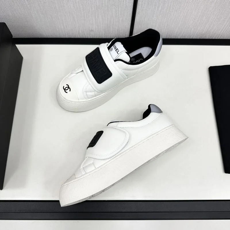 Bright Chanel Low Shoes 20437