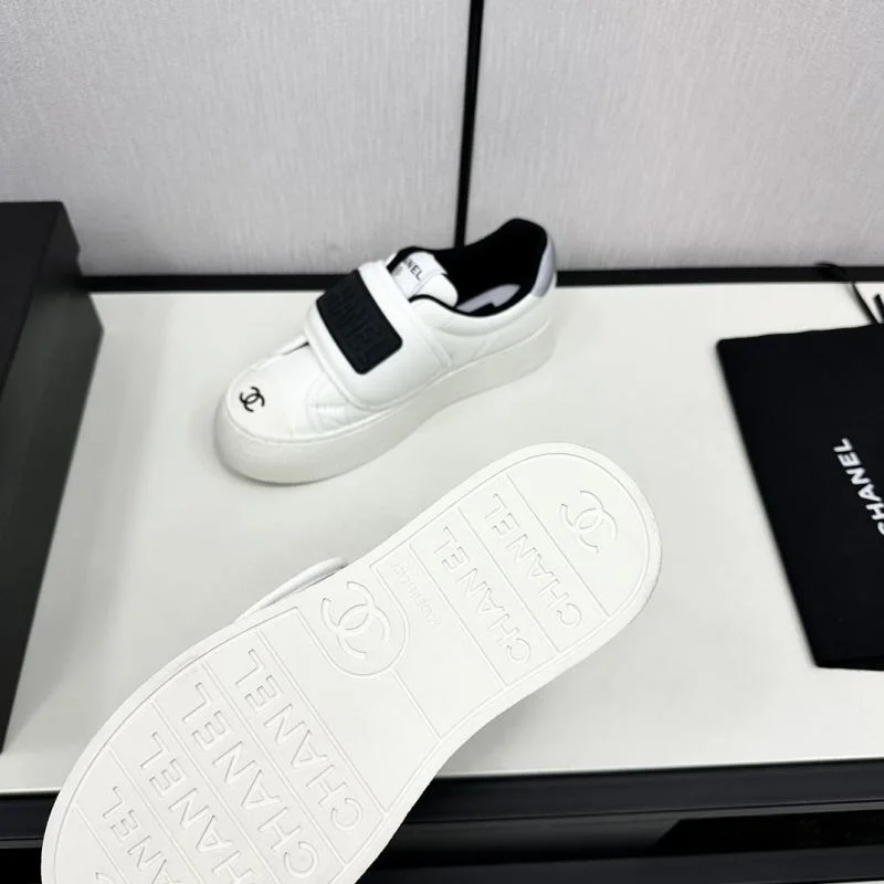 Bright Chanel Low Shoes 20437
