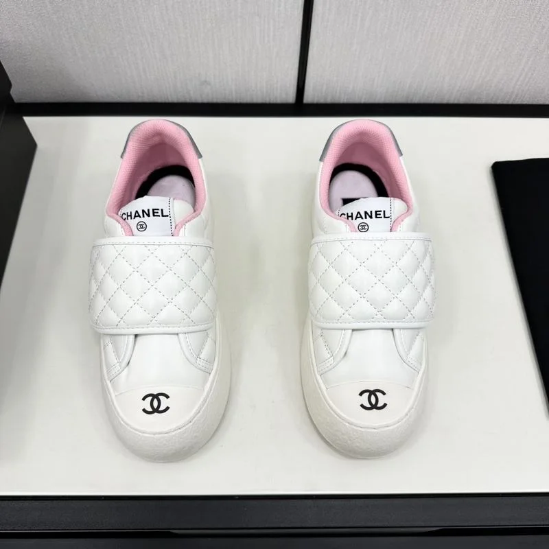Chanel Low Shoes Unique 20441
