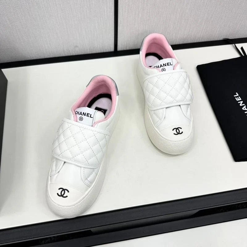 Chanel Low Shoes Unique 20441