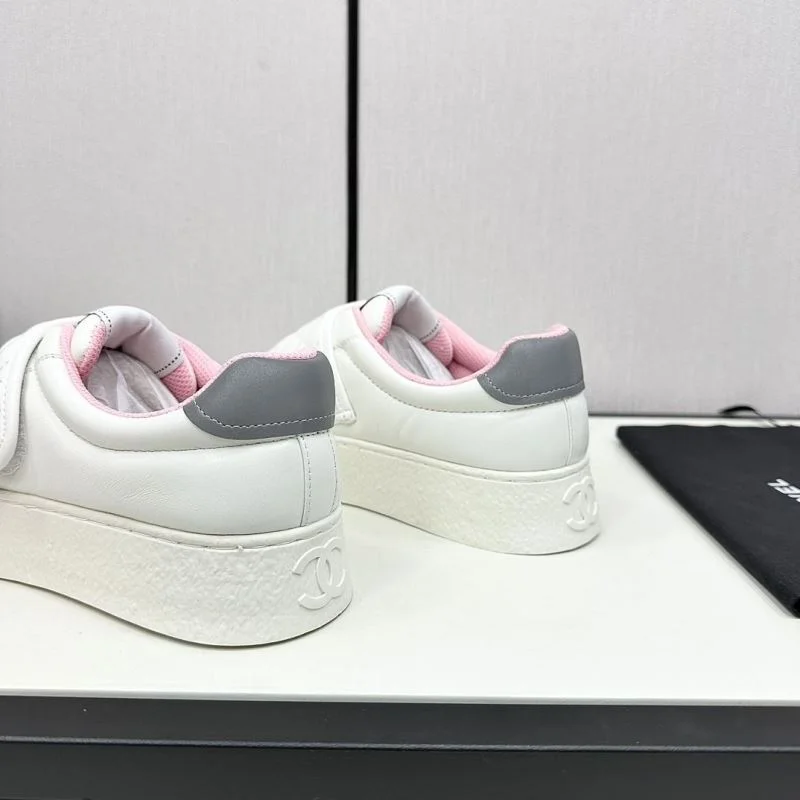 Chanel Low Shoes Unique 20441
