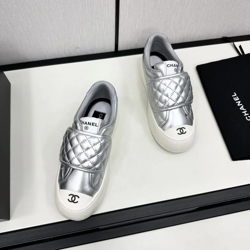Durable Chanel Low Shoes 20438