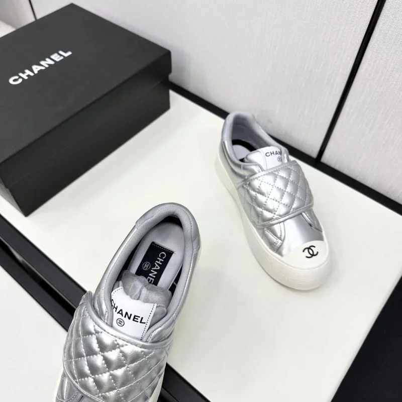 Durable Chanel Low Shoes 20438