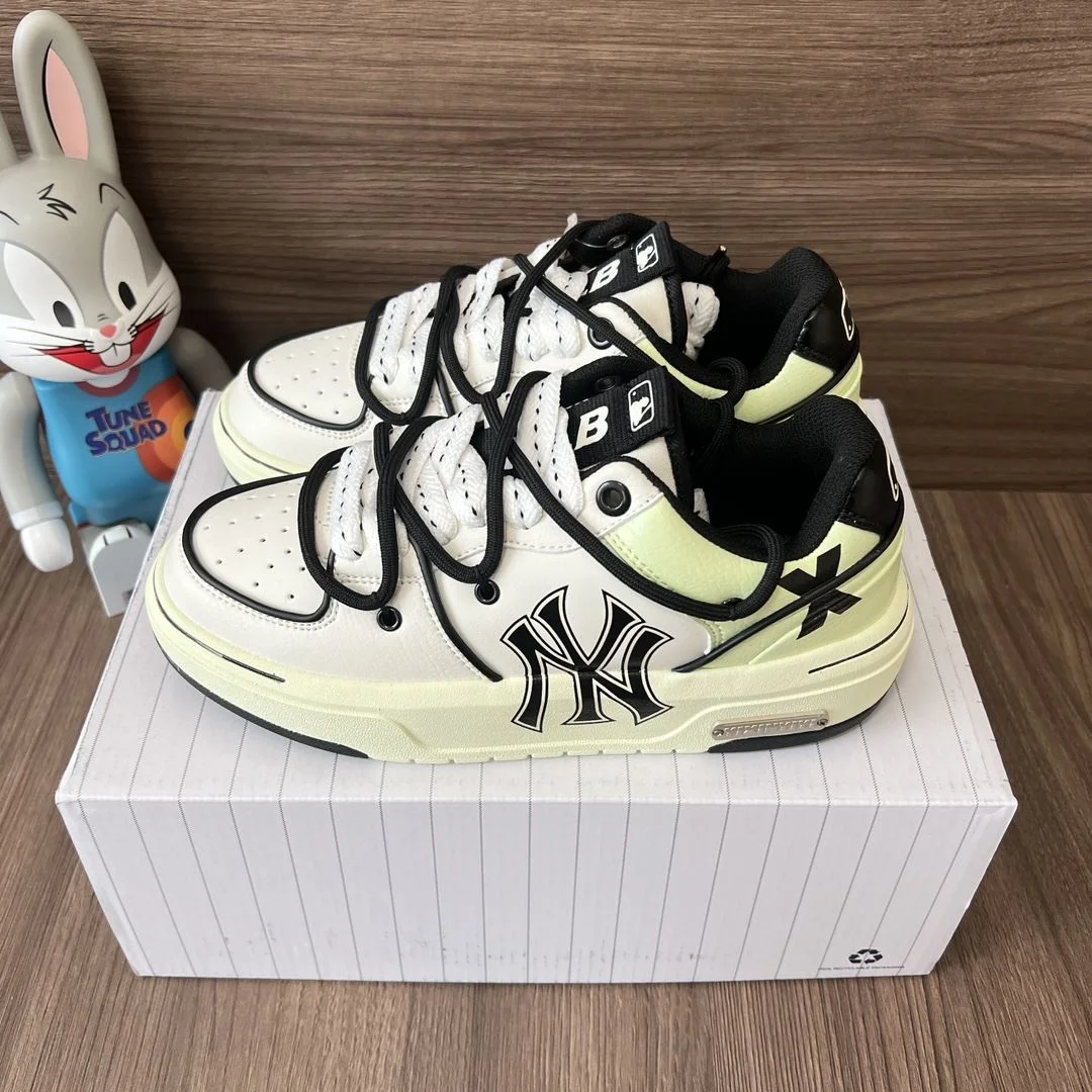 Unique Chanel Low Shoes 18122