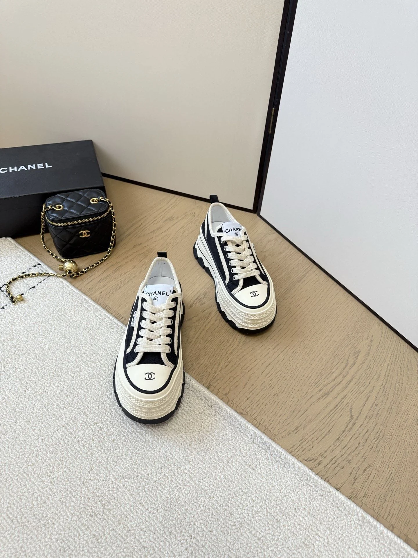 NewStyle Chanel Low Shoes 18116