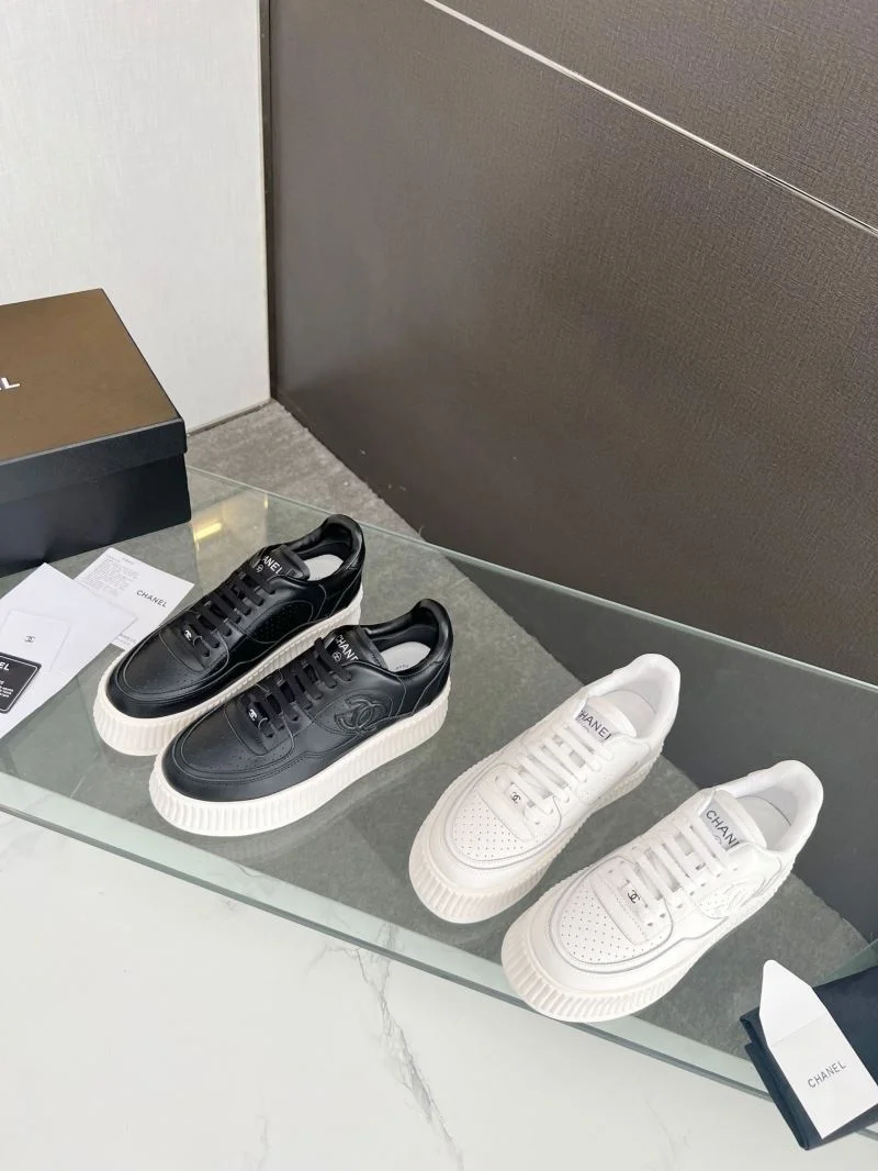 Chanel Low Shoes Lightweight 18118