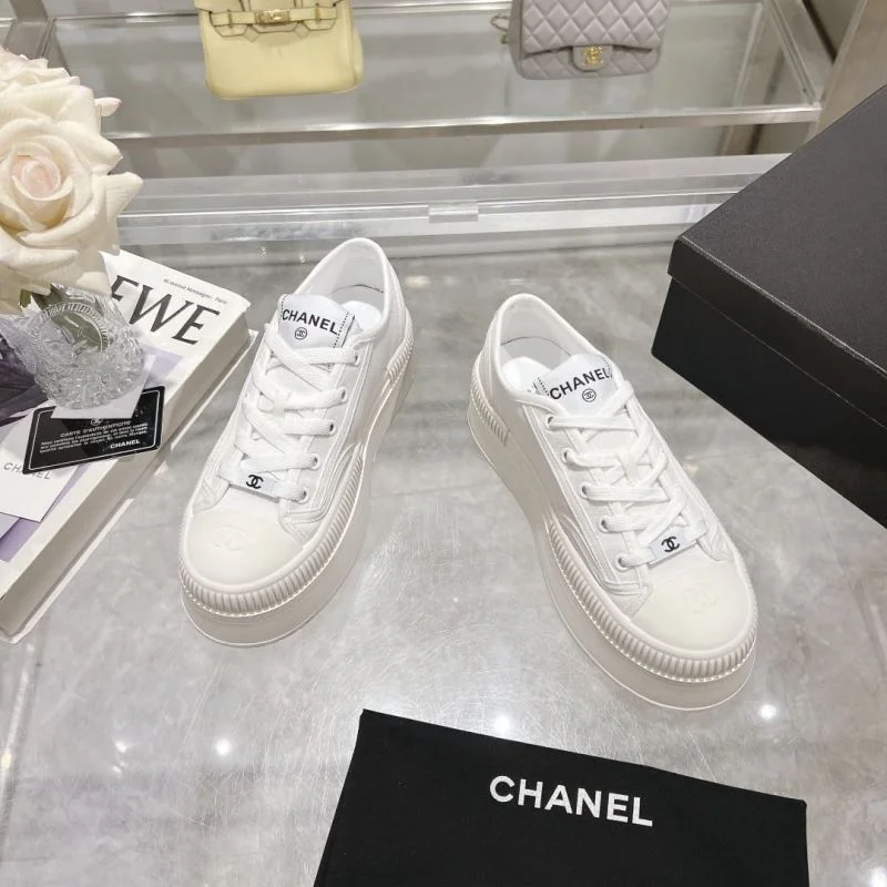 Fashionable Chanel Low Shoes 18120
