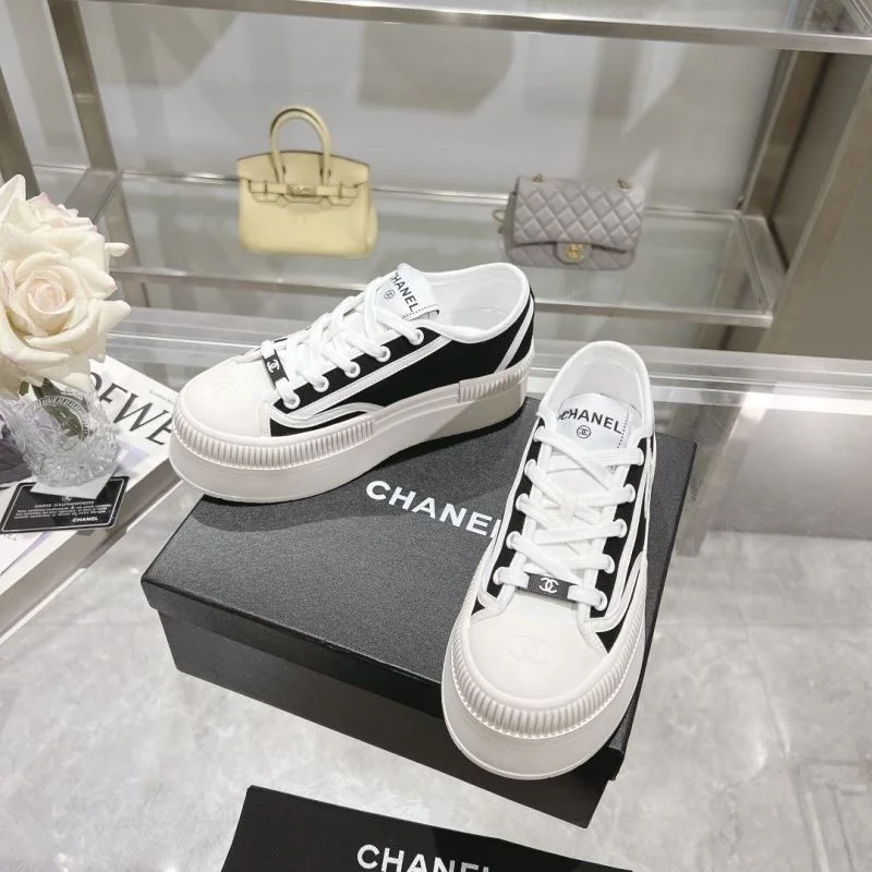 Chanel Low Shoes Fashionable 18104