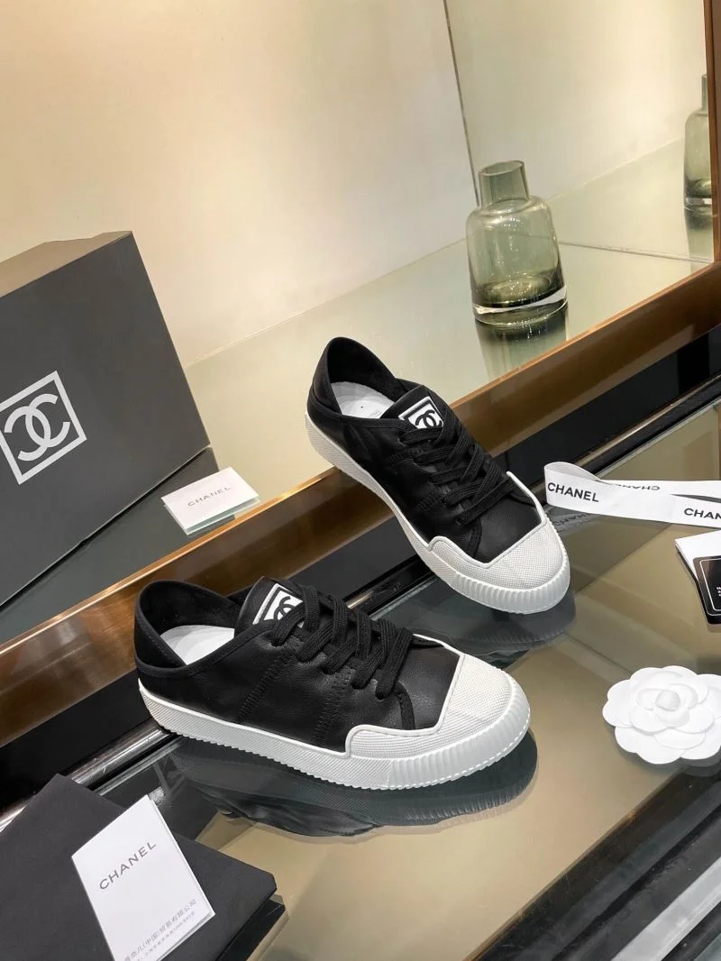 Elegant Chanel Low Shoes 18114