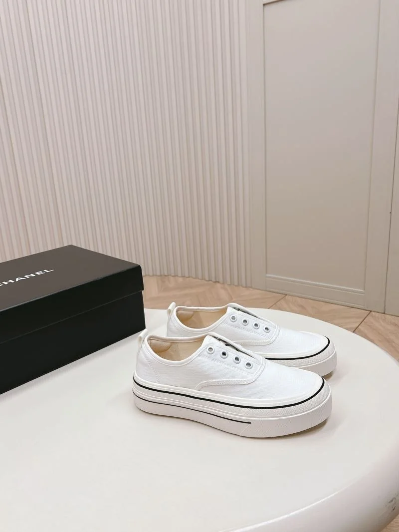 Chanel Low Shoes Stretchable 18108