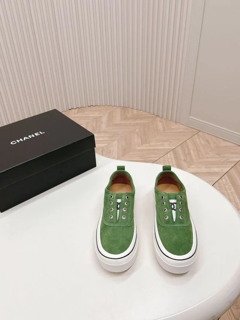 Casual Chanel Low Shoes 18094