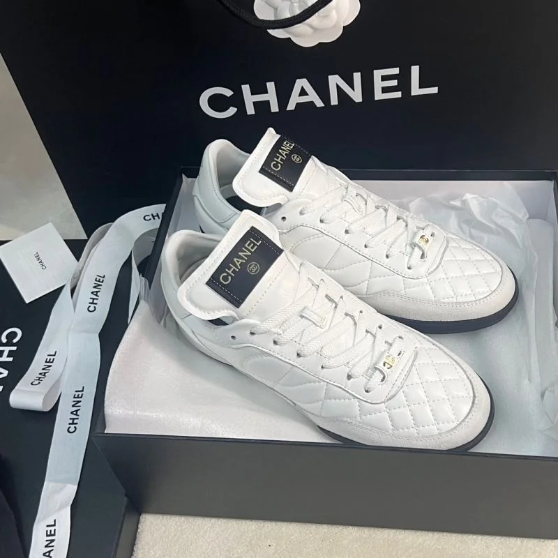 Flexible Chanel Low Shoes 18079