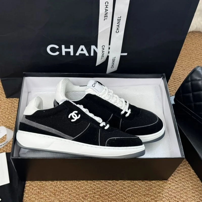 Sophisticated Chanel Low Shoes 18077