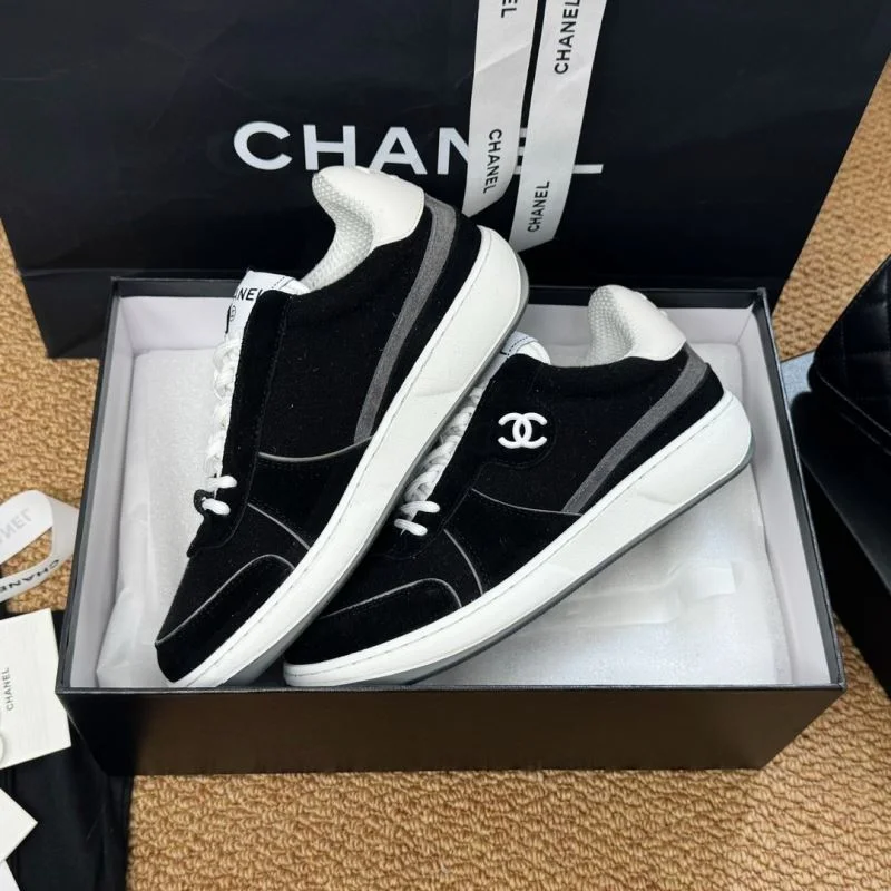 Sophisticated Chanel Low Shoes 18077