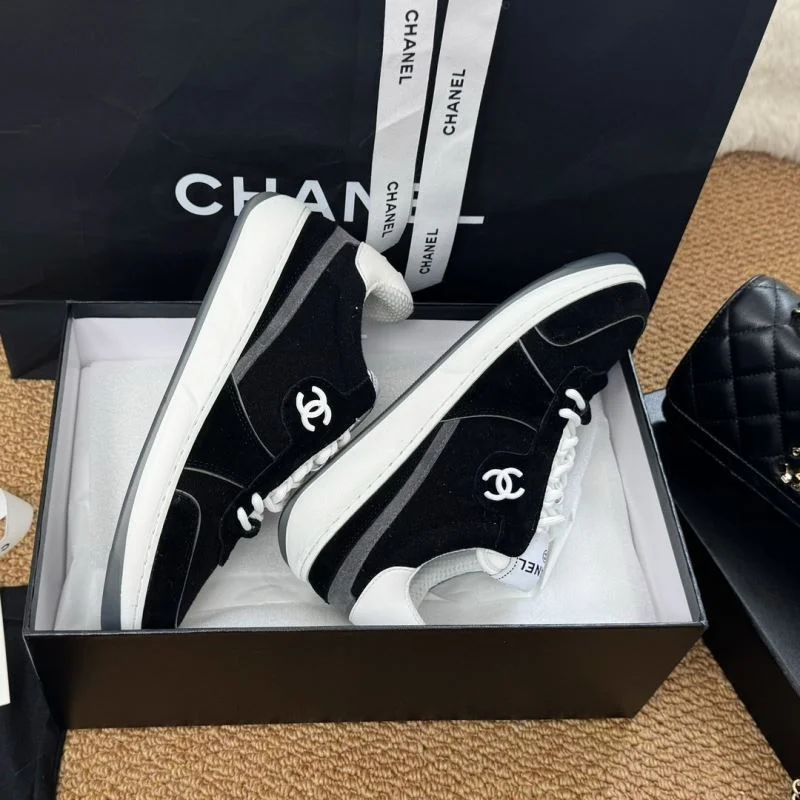 Sophisticated Chanel Low Shoes 18077