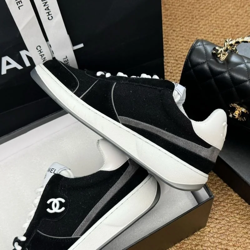 Sophisticated Chanel Low Shoes 18077