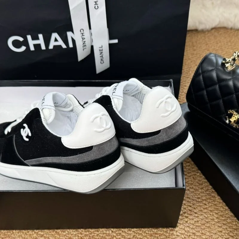 Sophisticated Chanel Low Shoes 18077