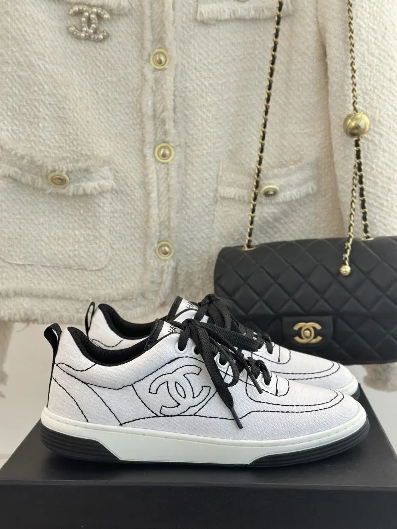 Chanel Low Shoes Versatile 18067