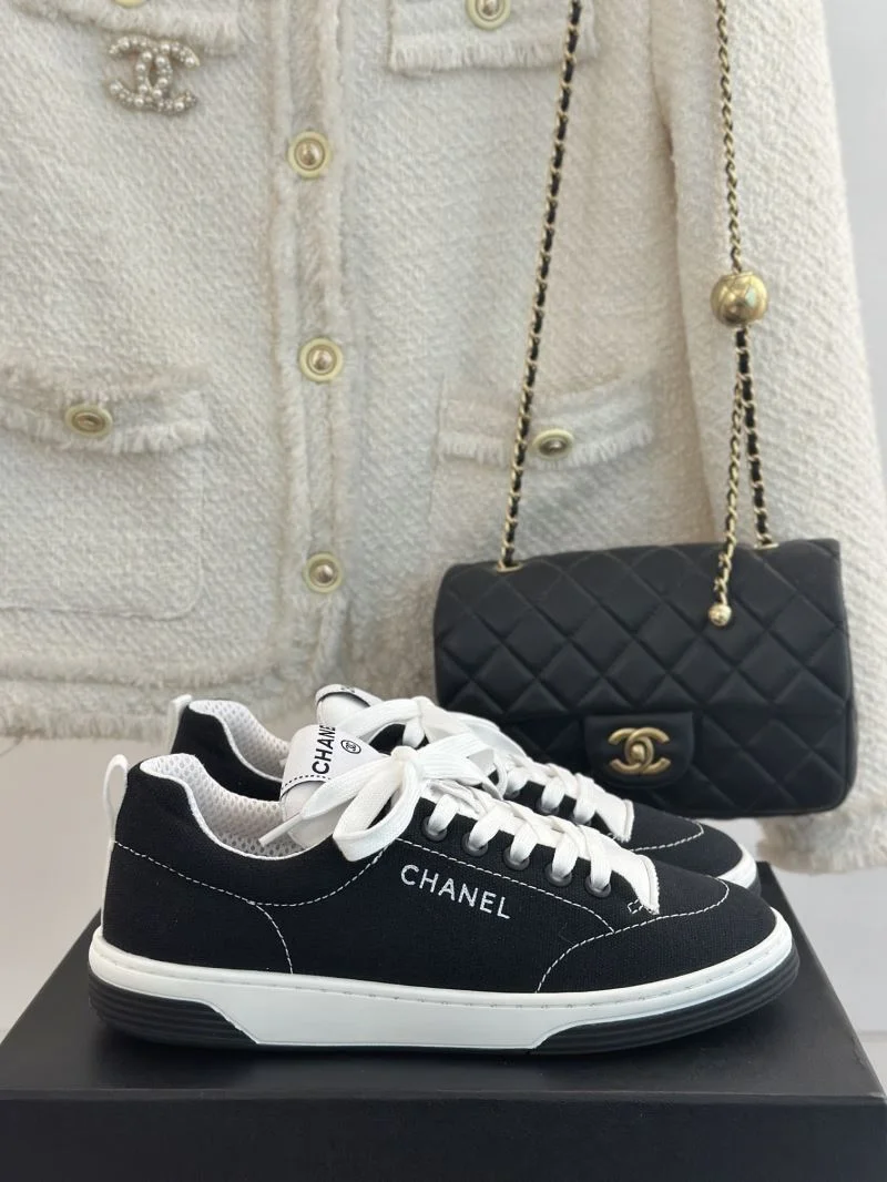 EyeCatching Chanel Low Shoes 18057