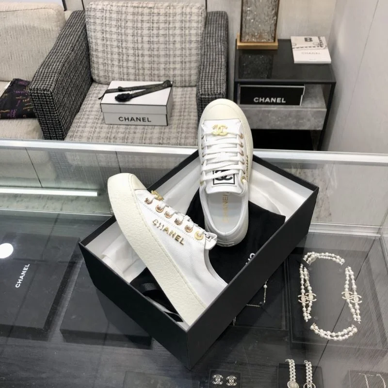 Chanel Low Shoes Bright 18033