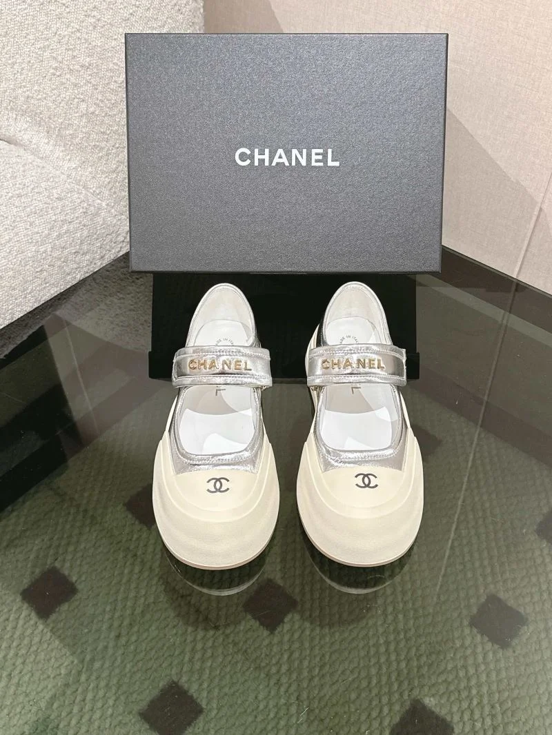 Effortless Chanel Low Shoes 18023