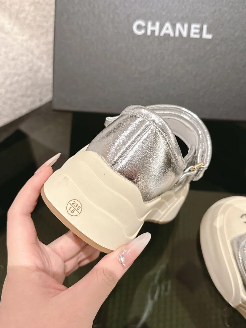 Effortless Chanel Low Shoes 18023