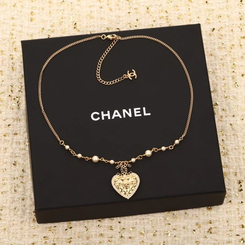 WaterResistant Chanel Necklaces 231047