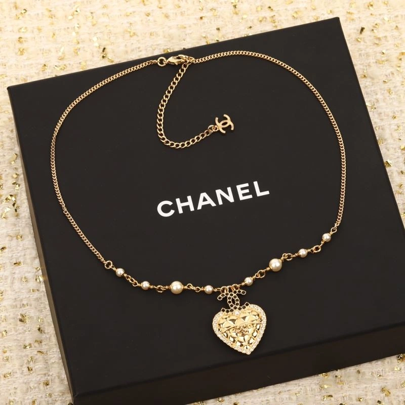 WaterResistant Chanel Necklaces 231047